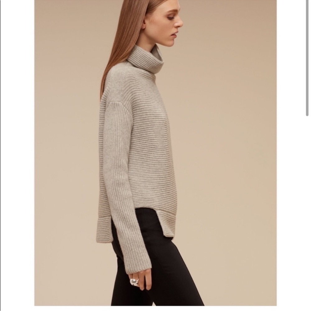 Aritzia Babaton Women’s Mika Sweater Funnel Neck Wool
Cashmere Medium - Picture 12 of 13